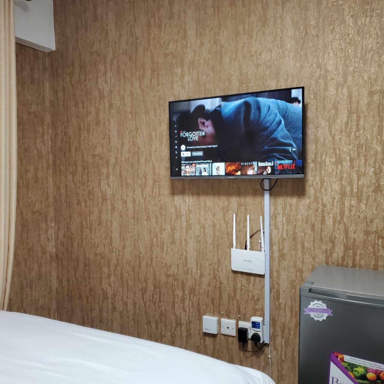 Lovely & Cozy Compact Studio Near Airport With Rooftop View Apartment Найроби Екстериор снимка