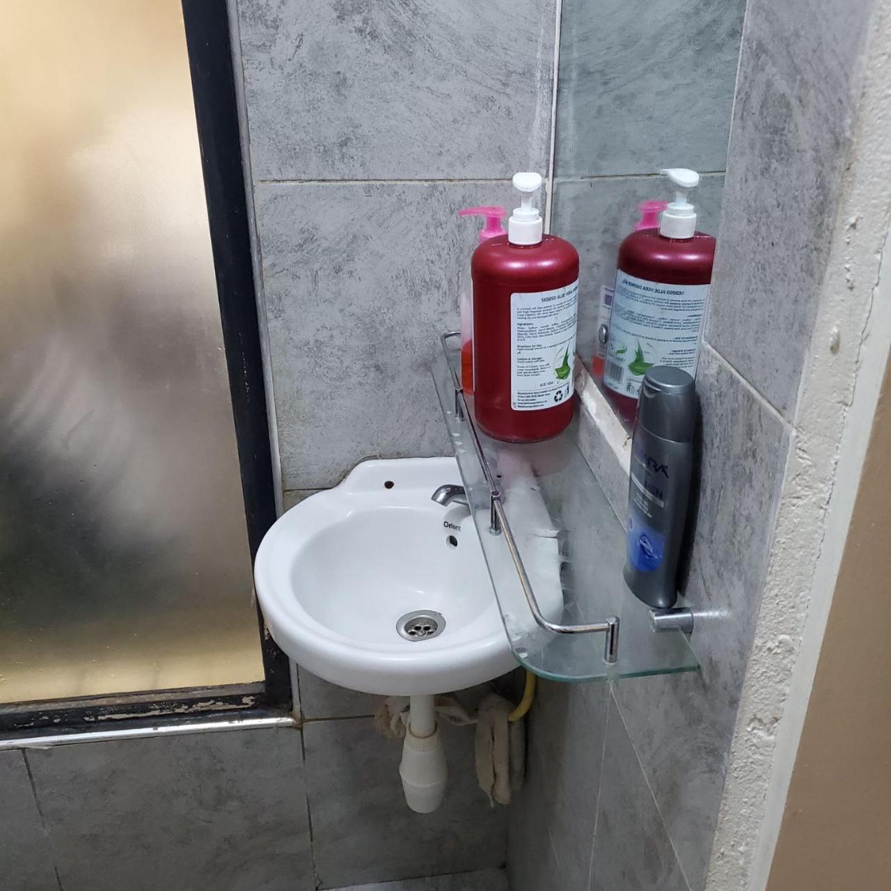 Lovely & Cozy Compact Studio Near Airport With Rooftop View Apartment Найроби Екстериор снимка